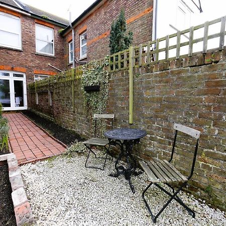 Quirky Spacious Ground Floor Victorian Garden Flat رذينج المظهر الخارجي الصورة